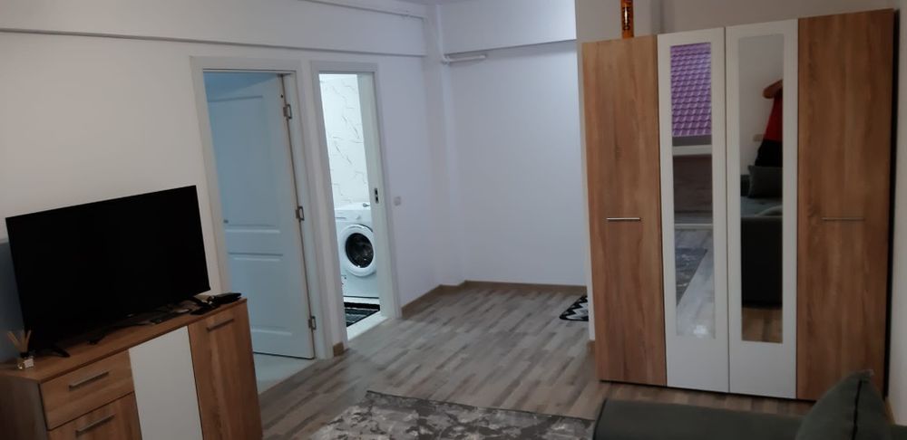 Închiriez apartament 1 camera decomandat, Valea Lupului .