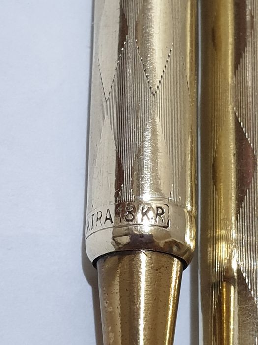 Stilou Zenith aur vintage