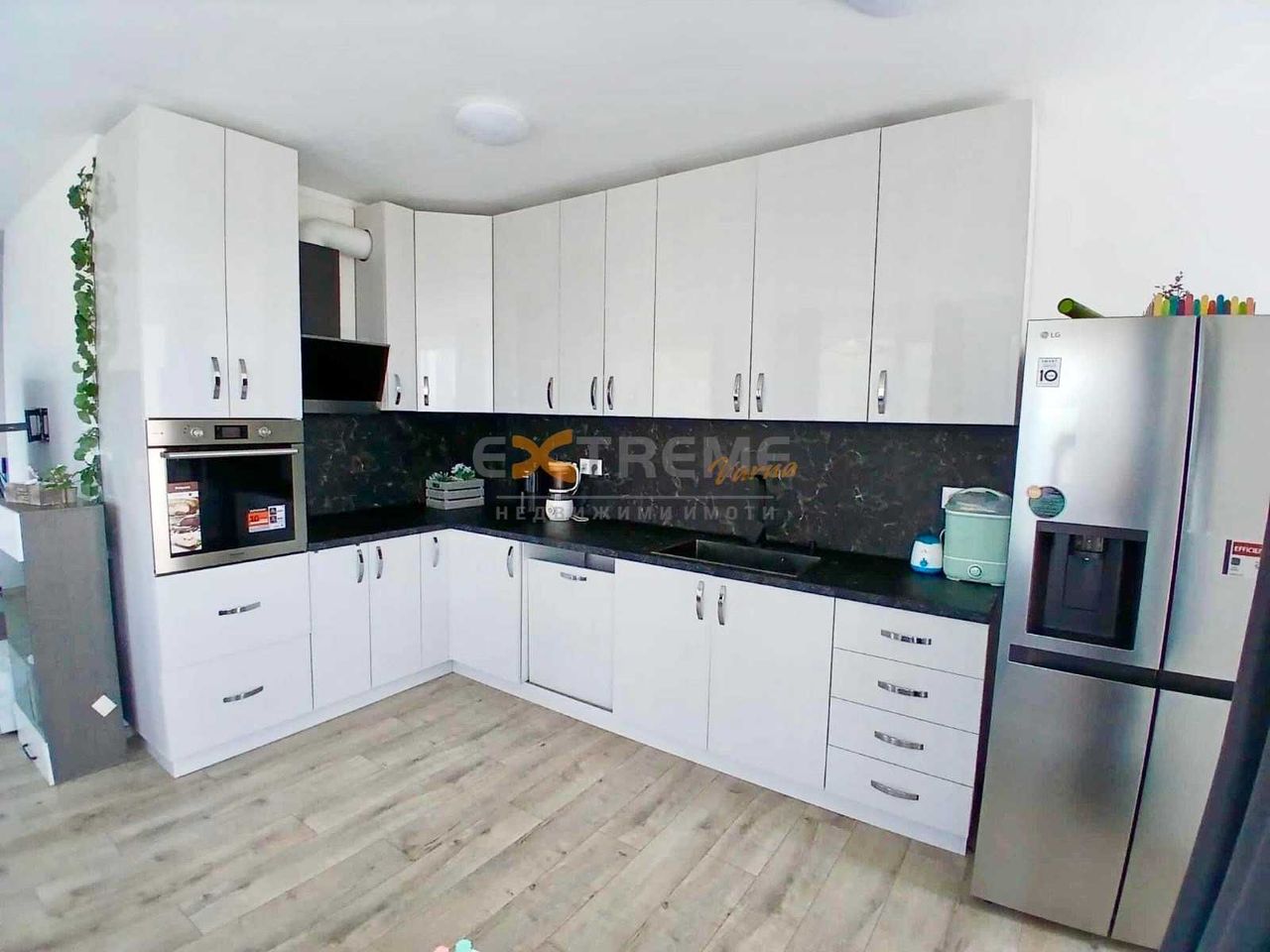 Продава се Тристаен апартамент в с. Левски, Област Варна - 120 кв.м за 2375 €/кв.м - Снимка #6