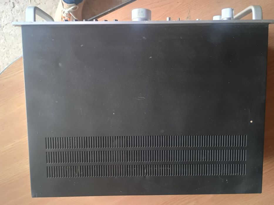 Amplificator Scott A457  din 1978, 60 w pe canal, made in USA