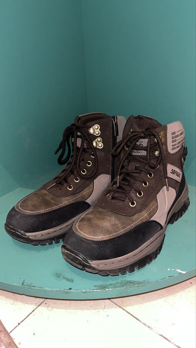 Продам мужскую зимнюю обувь