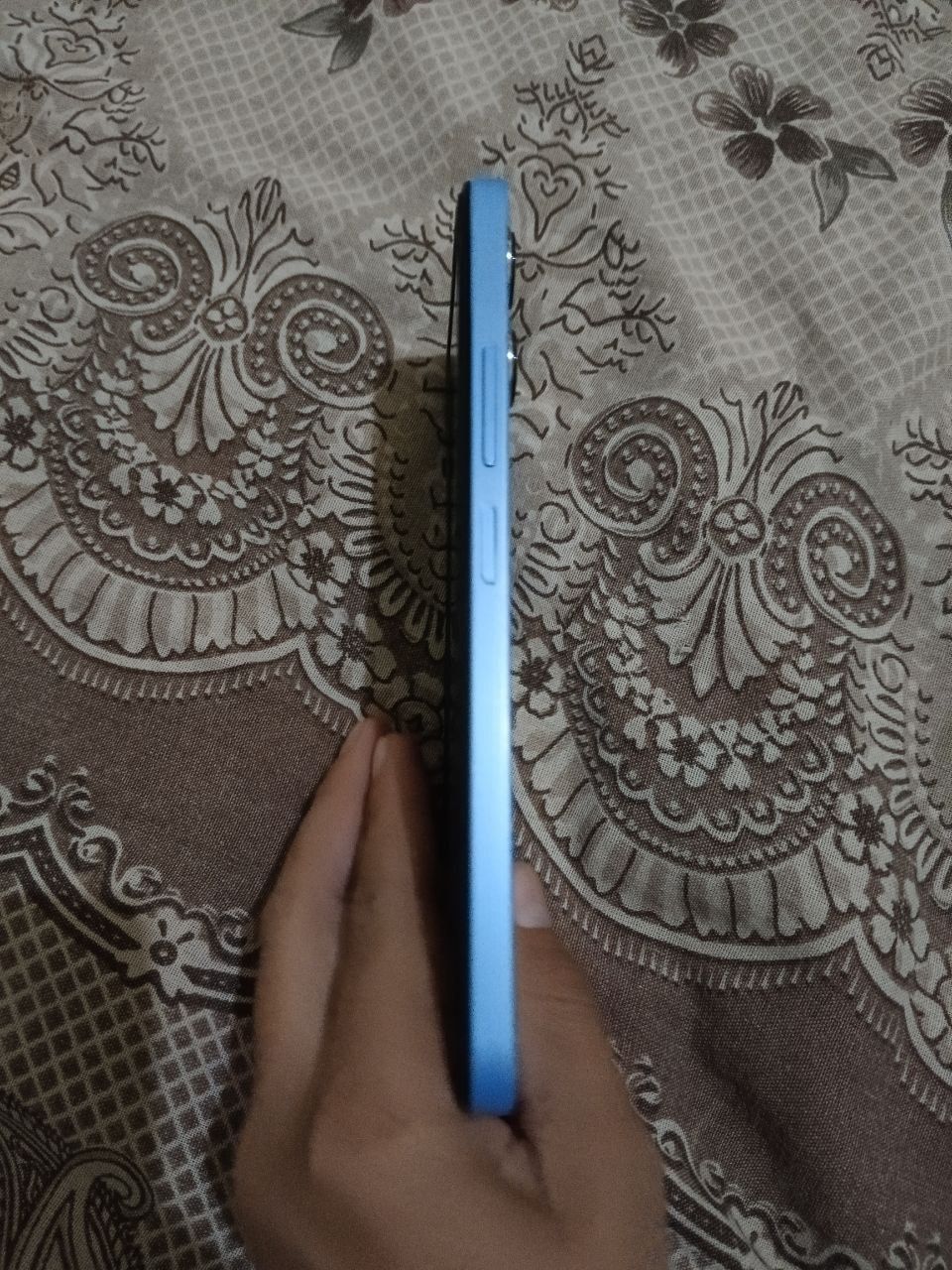 Redmi 12 srochna sotiladi