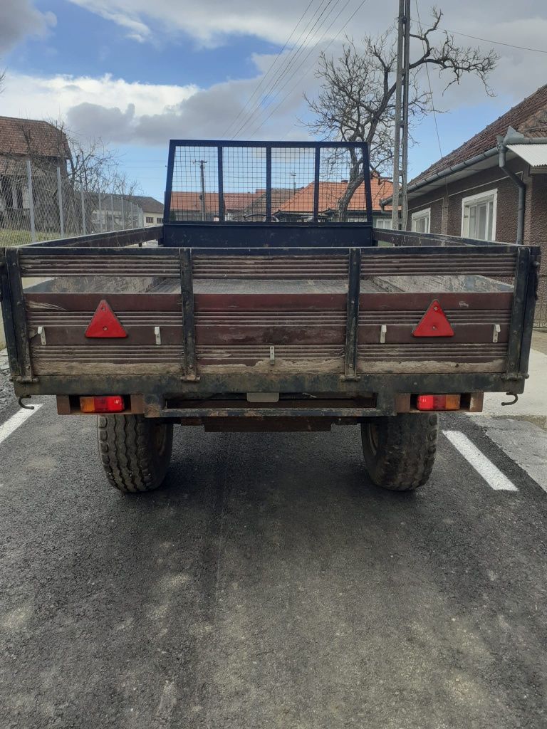 Vând Remorca pentru Tractor