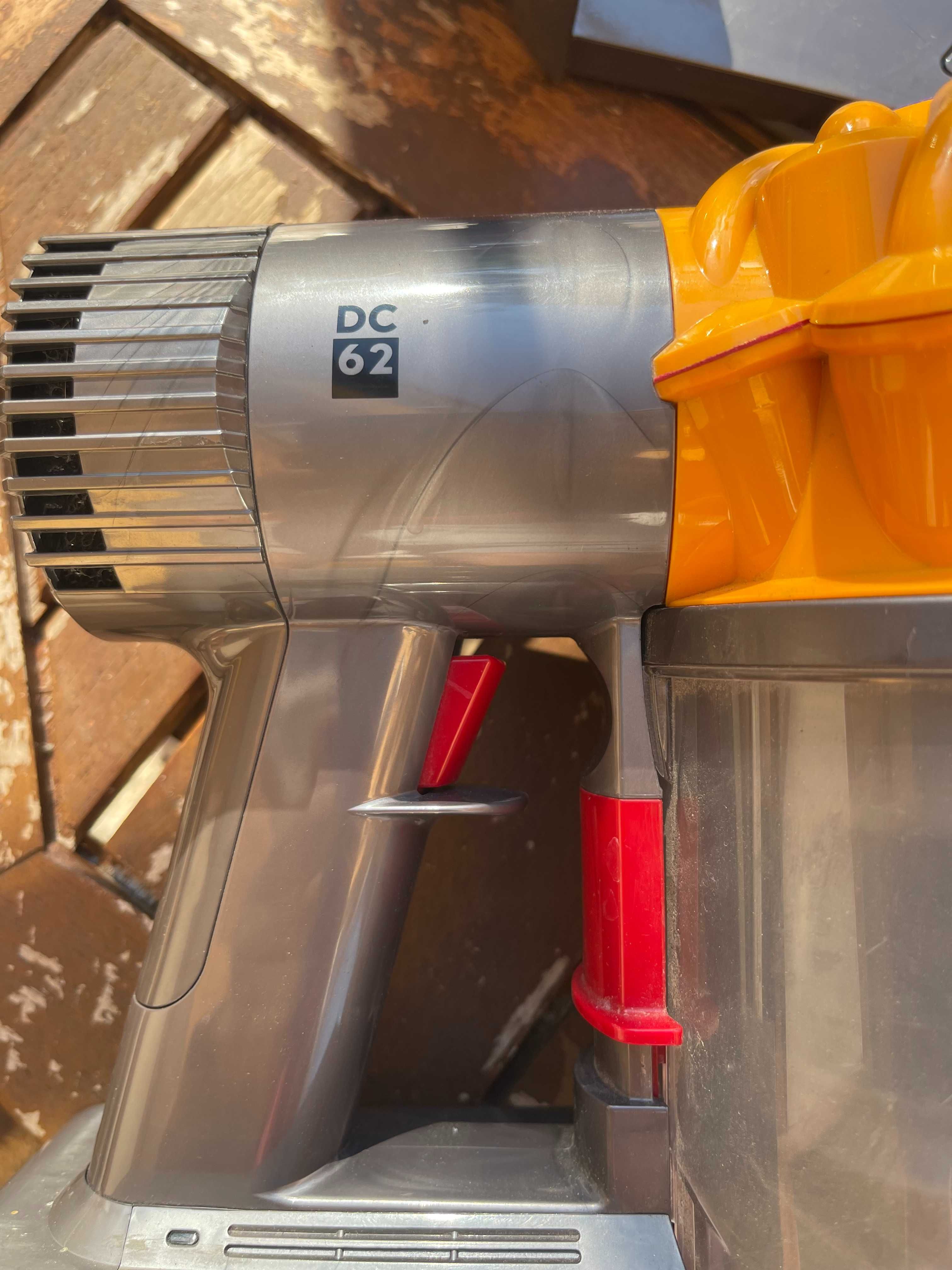 Прахосмукачка Dyson