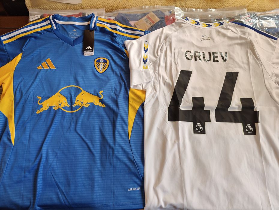 Футболни тениски Leeds United 2025/2026 Gruev