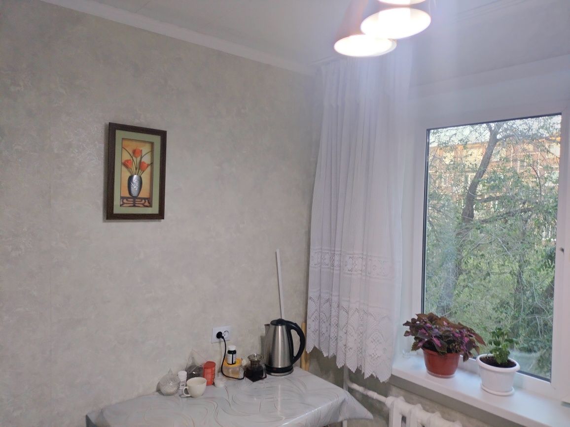 Продам квартиру  3 мкр .7 дом