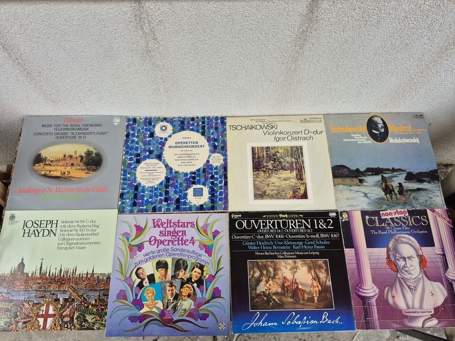 Lot 148 lp Discuri Vinil colectie  in stare buna cu muzica clasică 
-