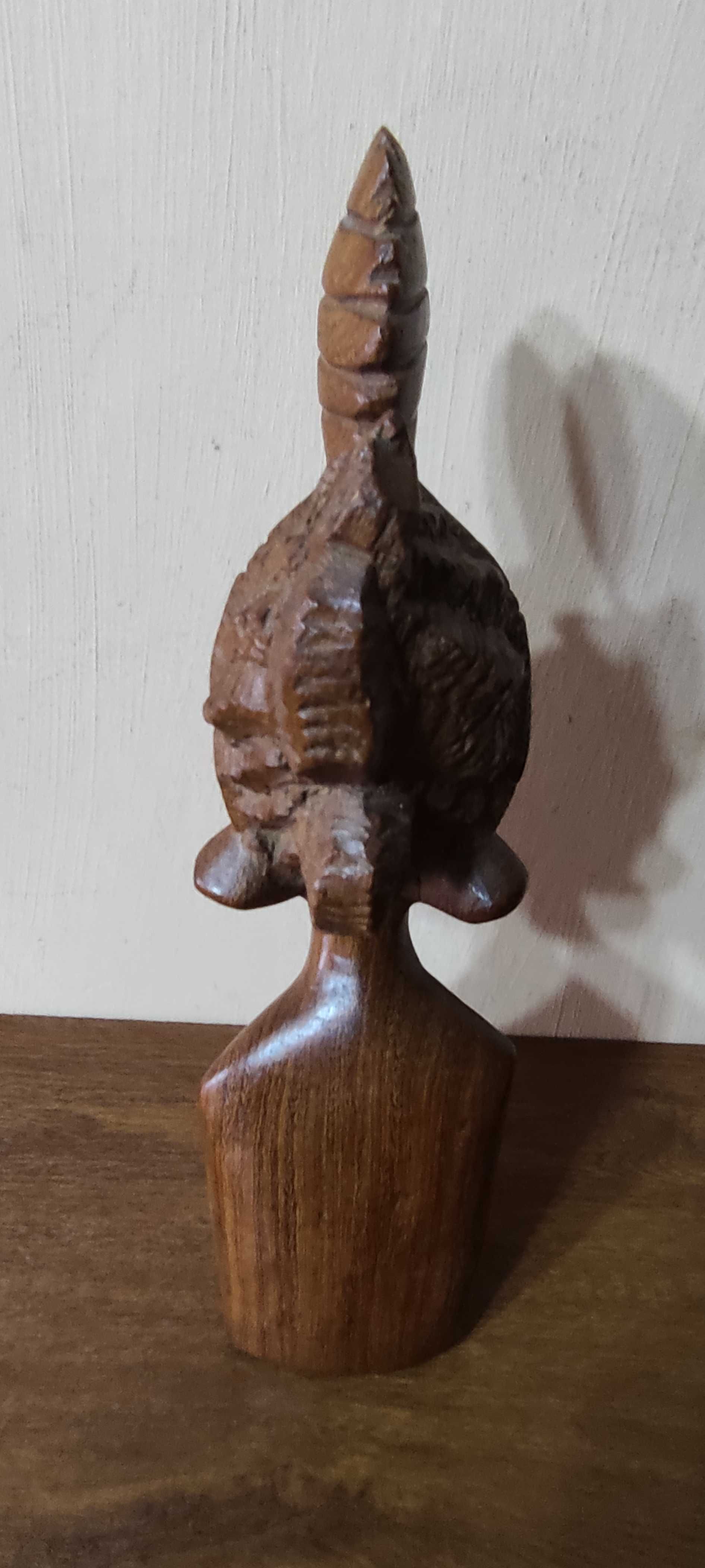 Sculptură africană, bust de femeie