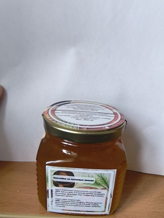 Продам настойку на сосновых шишках.на сахаре "Сосновый мед".