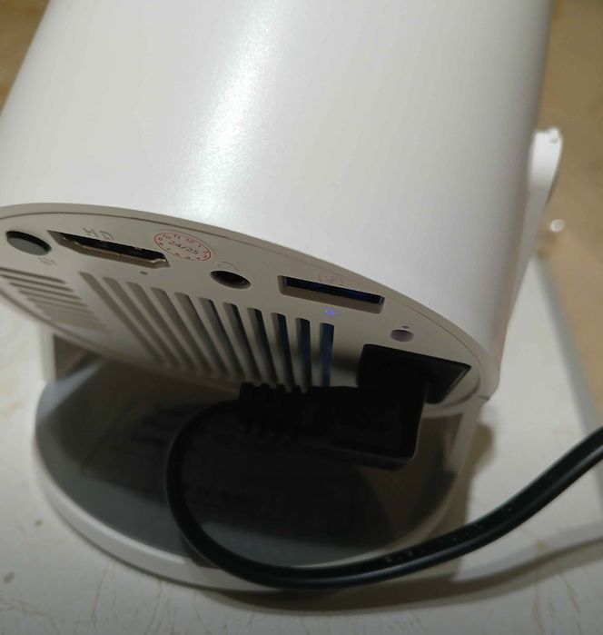 smart prajektor sotiladi