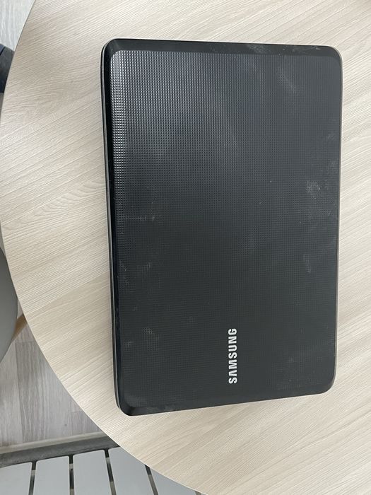 Продам ноутбук samsung r528
