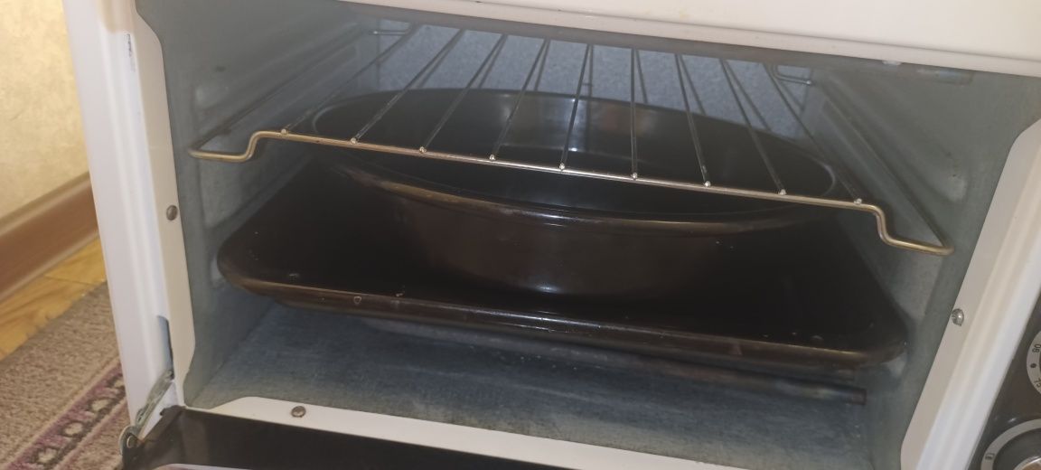 Продам электрическую духовку