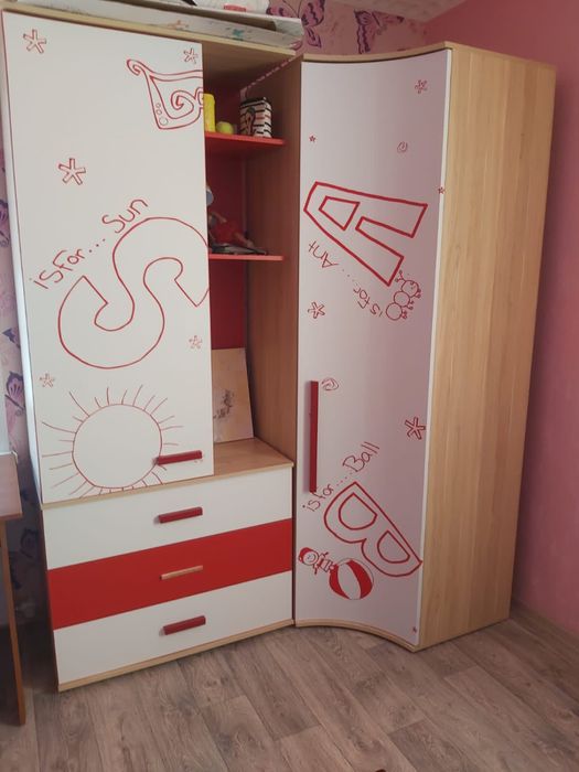 Продам шкаф с партой