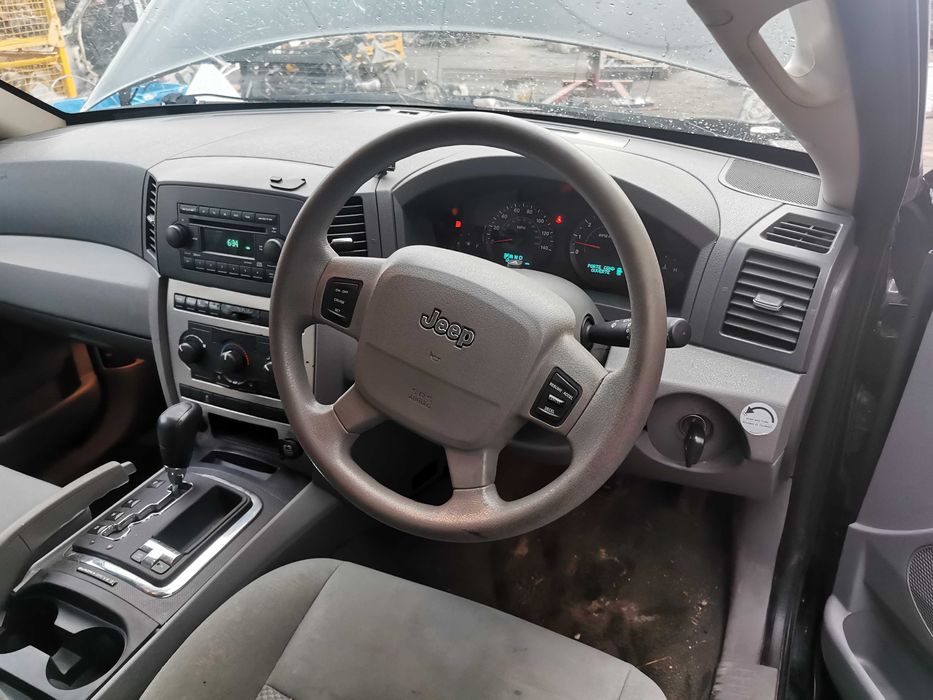 Dezmembrez Jeep Grand Cherokee 3.0 CRD/bara fata jeep/capota/far/haion