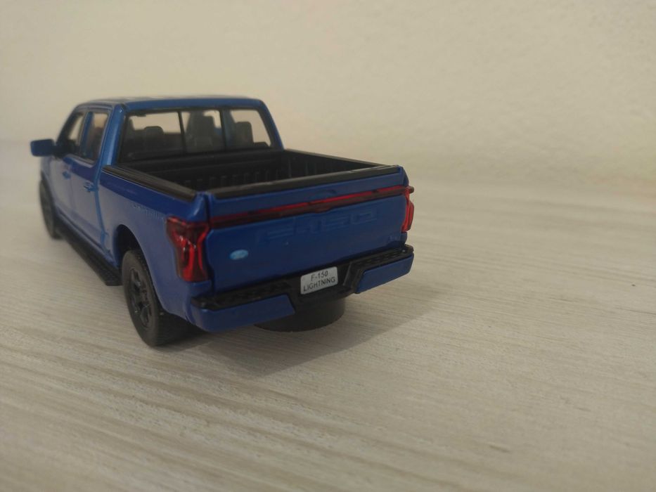 Метална количка Ford F- 150 !!!
