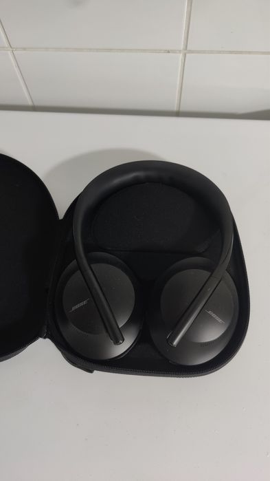 Bose Noise Cancelling Headphones 700