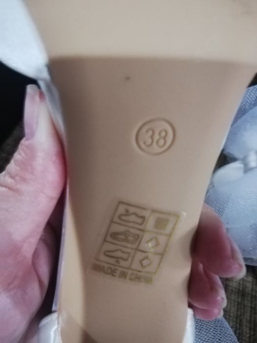 Pantofi stileto cu toc