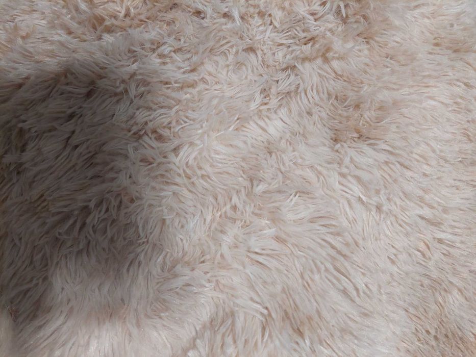 Страхотни килими 2 броя меки и пухкави.Нови!