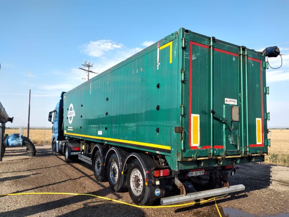 Semiremorca basculabila