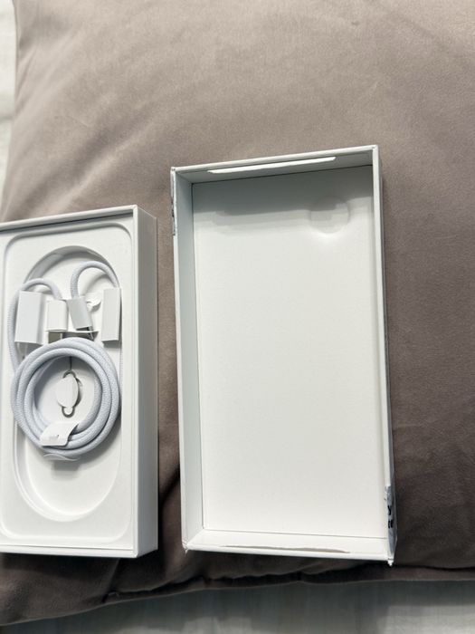 Iphone 16E новый