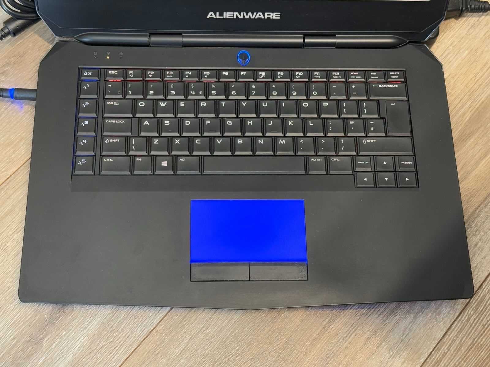 Dell Alienware 15 R2 i7 6820HK/16RAM/1TB SSD/Radeon M395X 4GB запазен