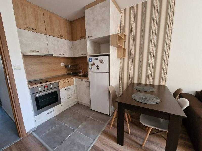 Дава се под наем Двустаен апартамент в Бургас, Лазур - 69 кв.м за 382.5 € - Снимка #2