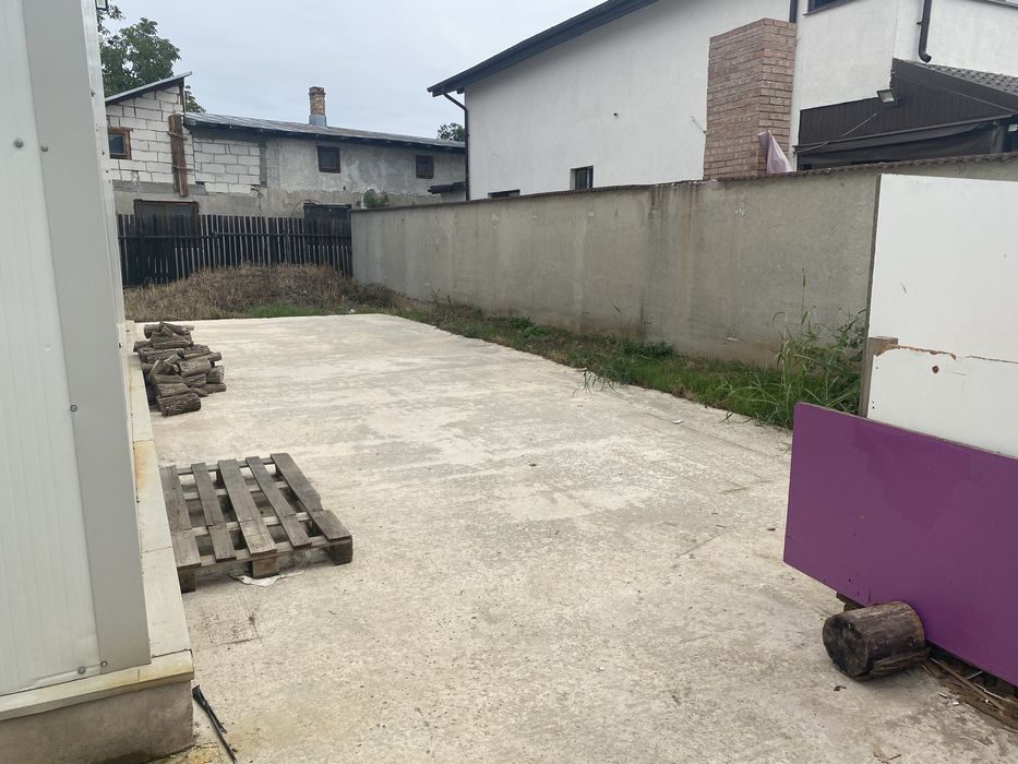 Hala de vanzare,Pantelimon