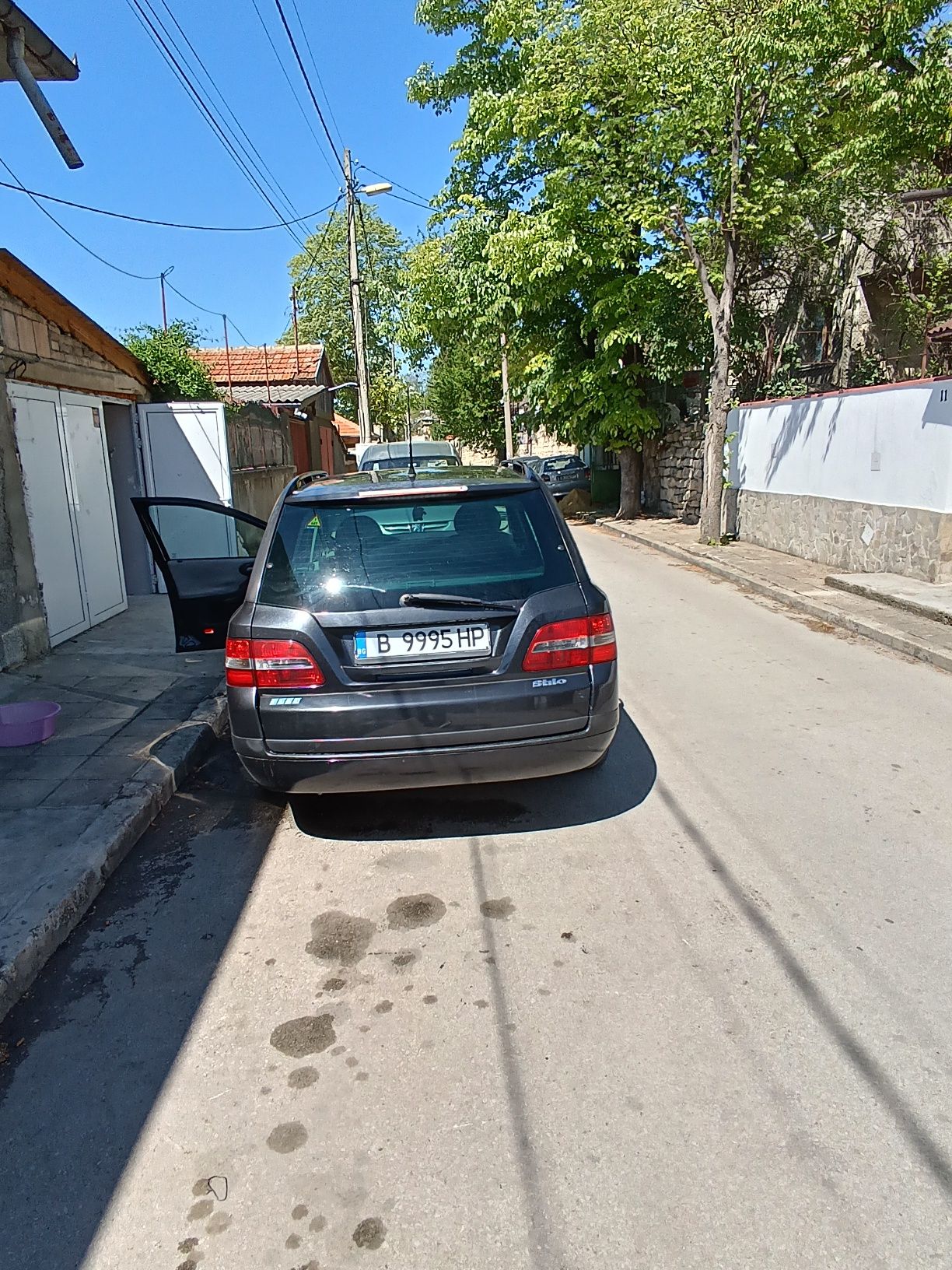 Продавам фият стило зачасти