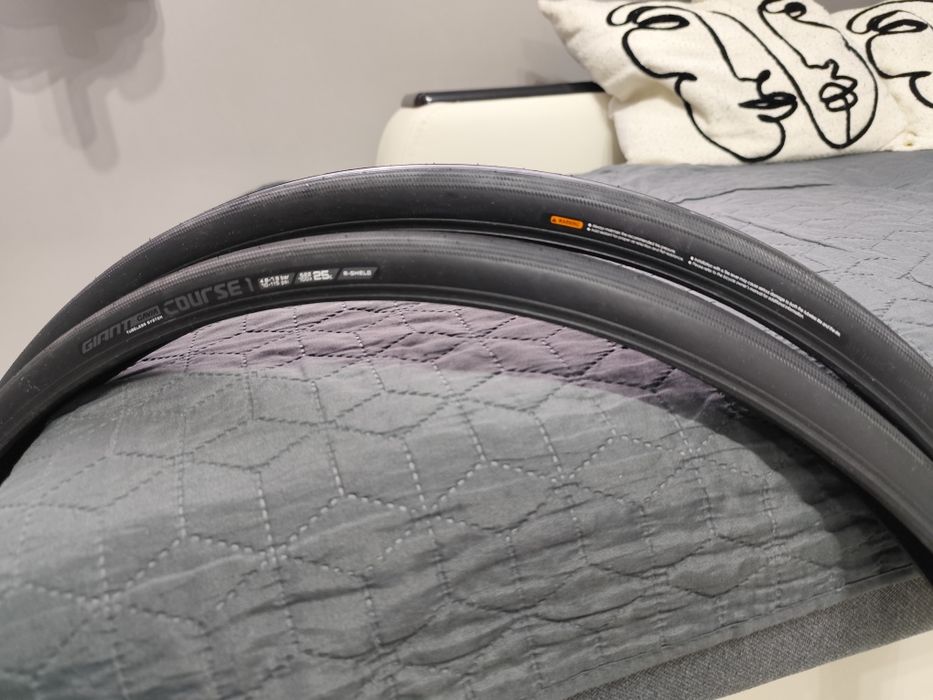 Гума външна 700-25C GIANT GAVIA COURSE 1 Tubeless Ready безкамерна