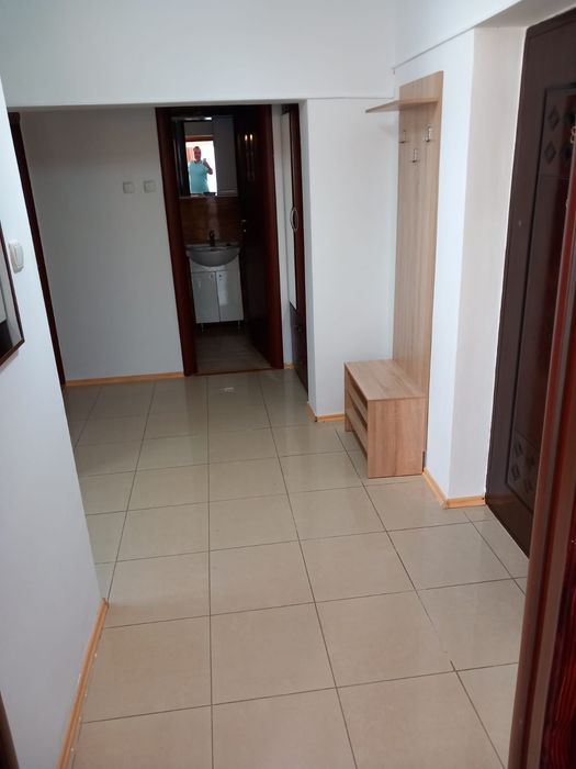 Închiriez apartament ultracentral etaj 2 cu vedere la parcul central