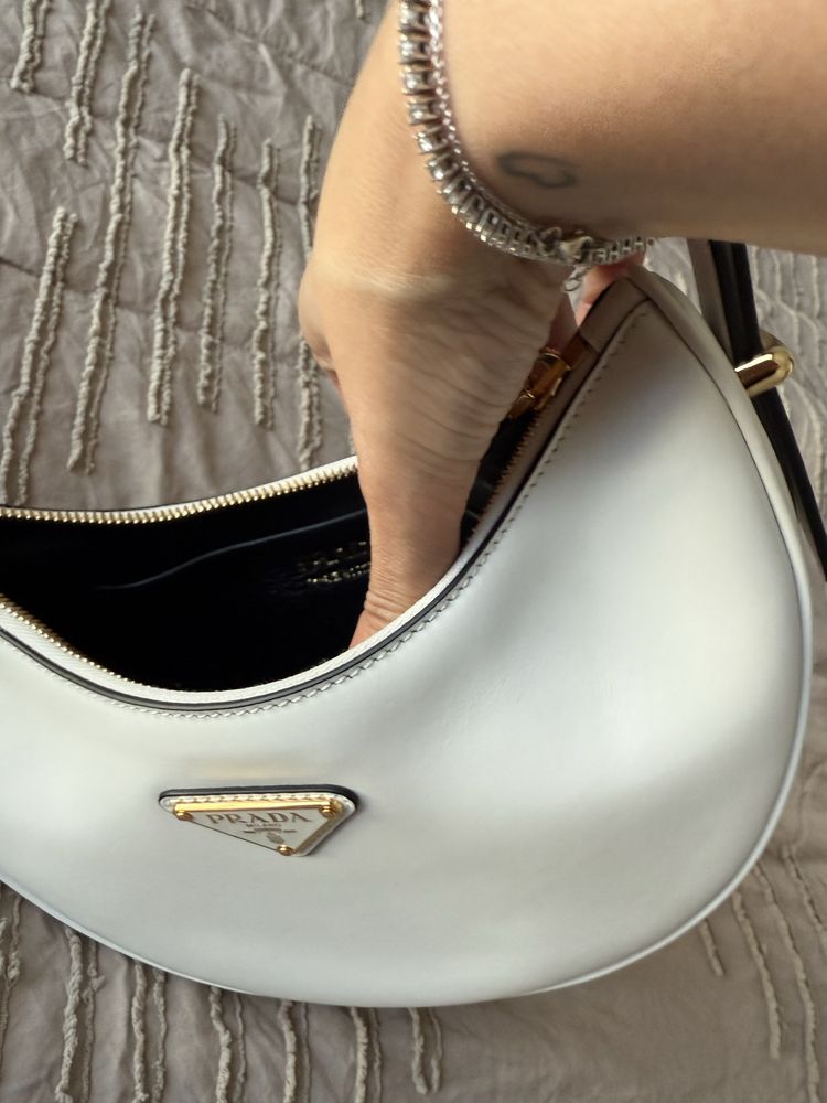 Prada Arique  Нова Оргинална чанта!