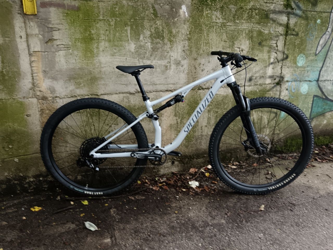 Vând bicicleta full suspension, Specialized, sram NX, RockShox