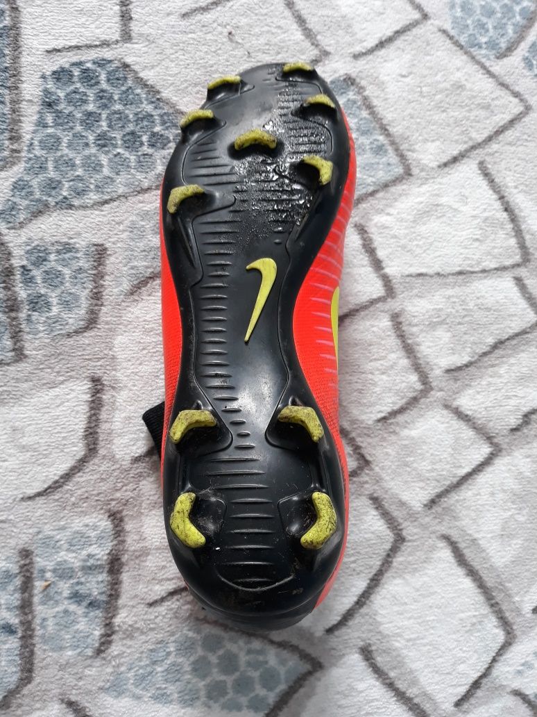 Футболни обувки Nike mercurial