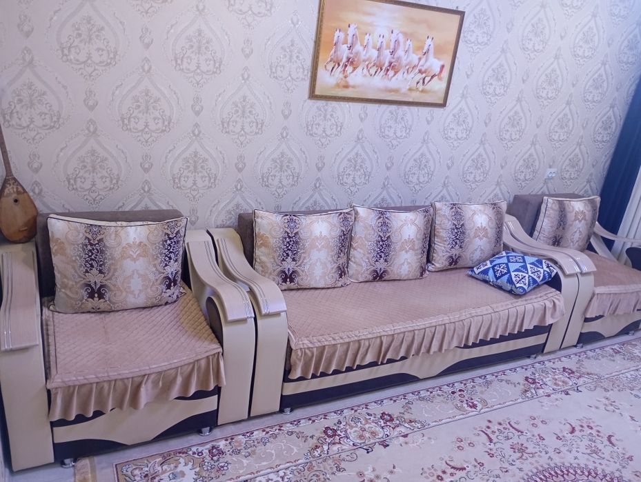 Продам Диван с креслом