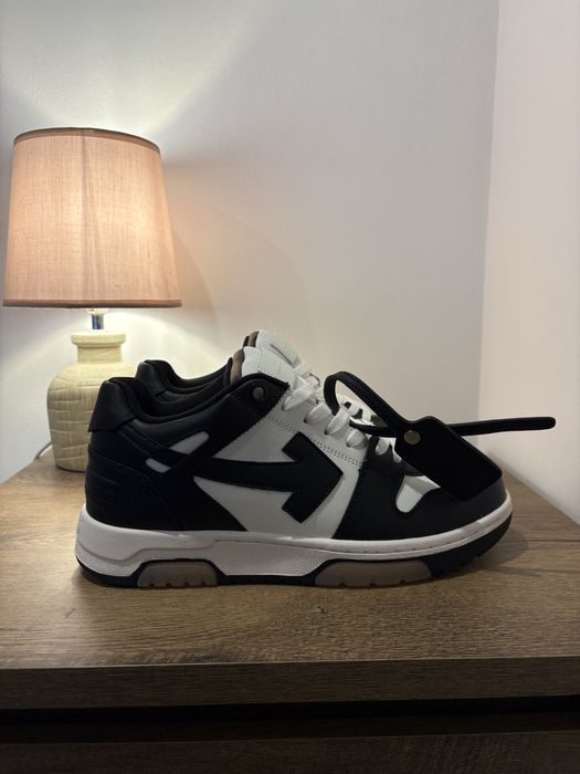 Off White Out of Office Black White 44