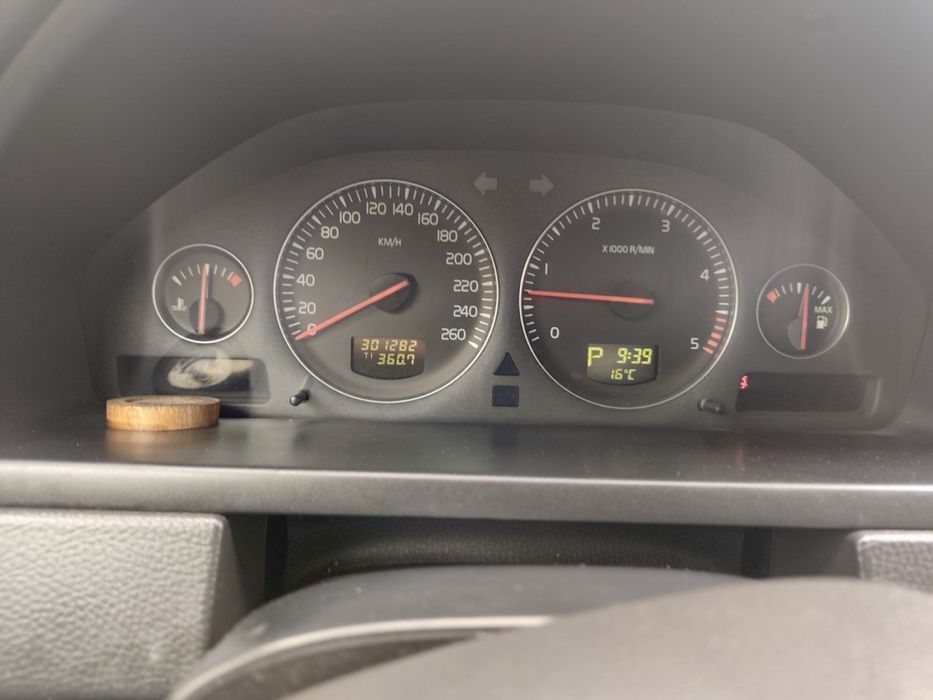 Volvo XC90 2005година