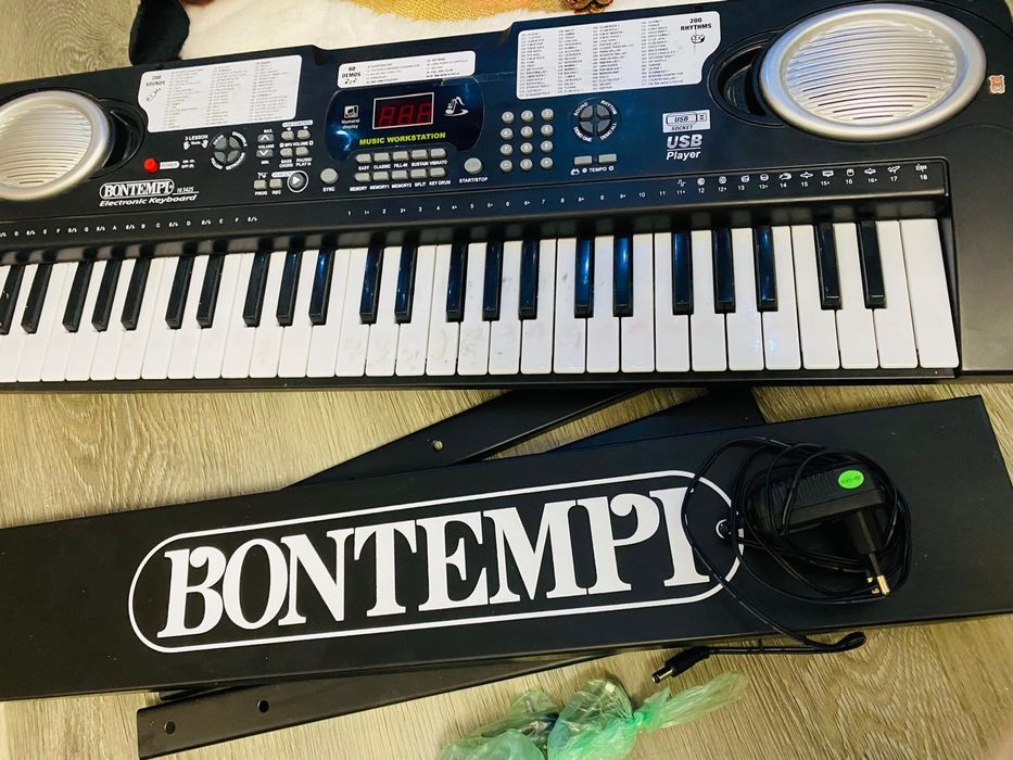 Vand orgă 54 clape,, Bontempi,cumpărată anul trecut!!