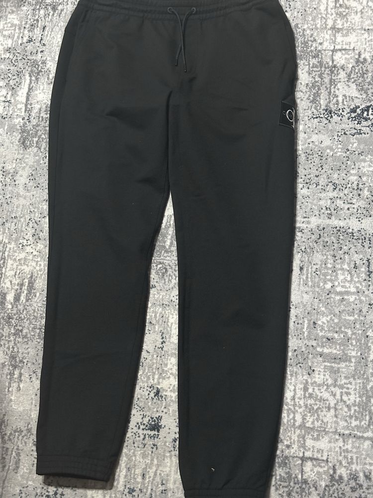 Calvin klein(долнище/къси гащи, armani exchange(тениска)