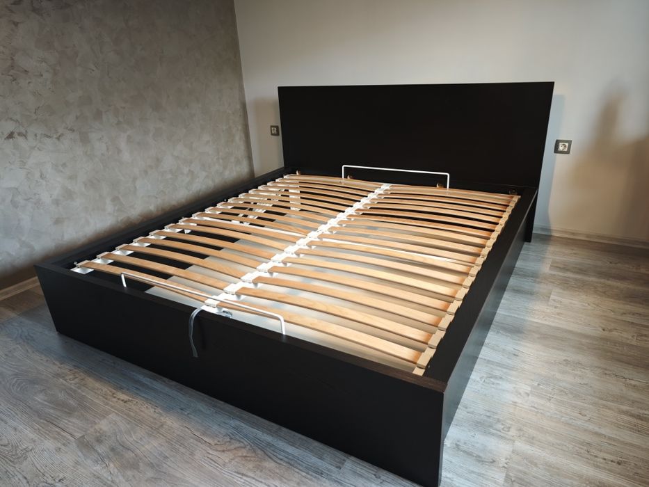 Легло Ikea MALM 210 на 195 см