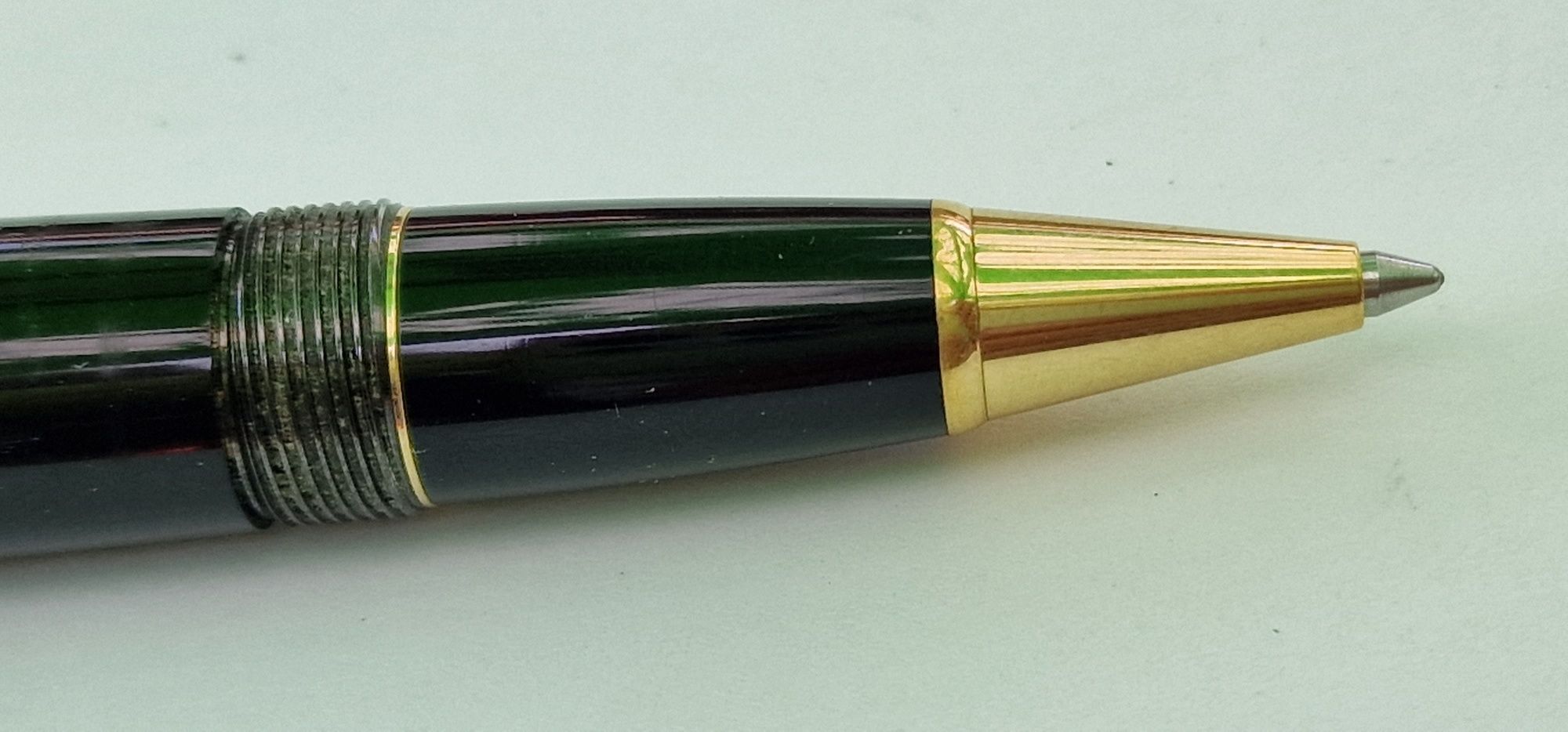 Ролер Montblanc .