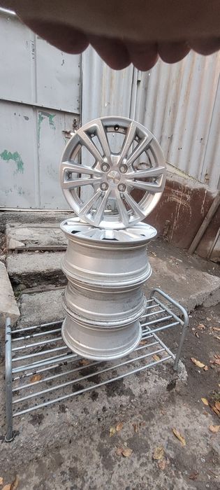 Продам срочно диски оригинальные от кобальта.