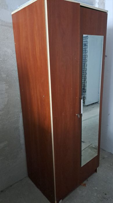 Шкафчик. Высота 1.8. Ширина  70 см. Глубина 50 см. Бесплатно