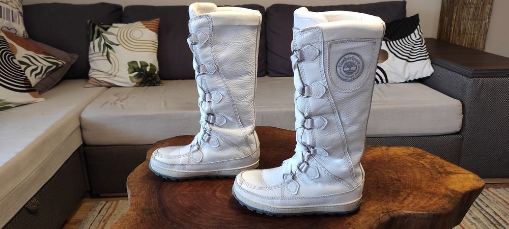 Бели кожени ботуши Timberland 37.5