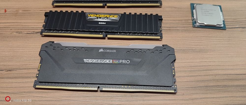 Memorie RAM PC 32 GB DDR5 Corsair Vengeance