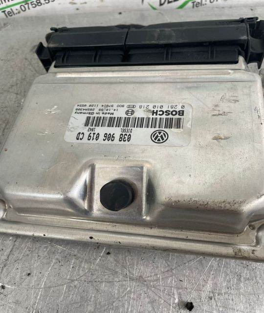 Calculator motor ECU 038 906 019 CD Volkswagen VW Passat B5