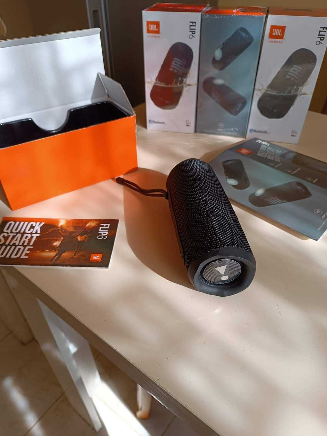 Vând boxa JBL nou nouță in cutie cu încărcător !!