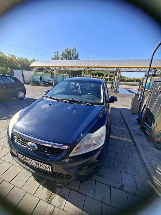 Vând Ford focus 2