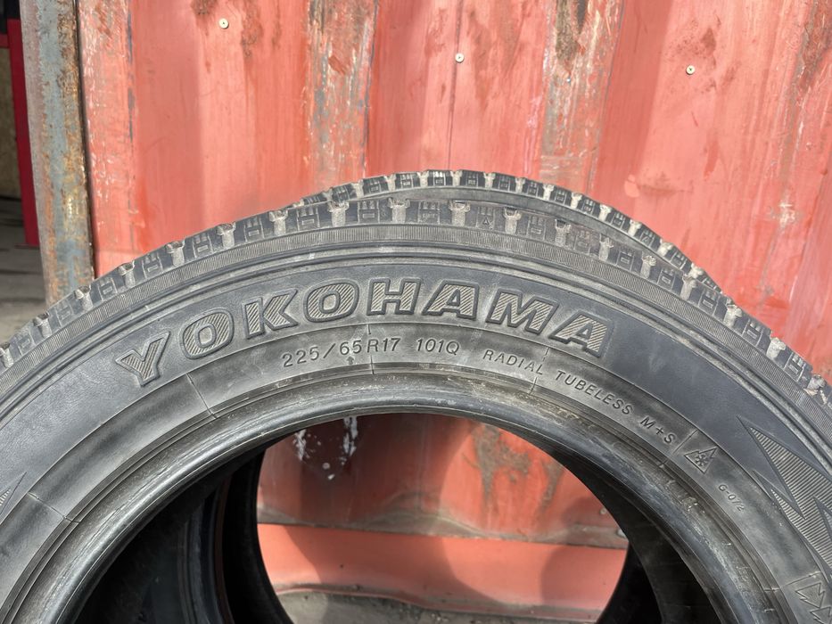 Продам всесезонные покрышки YOKOHAMA 225/65/R17