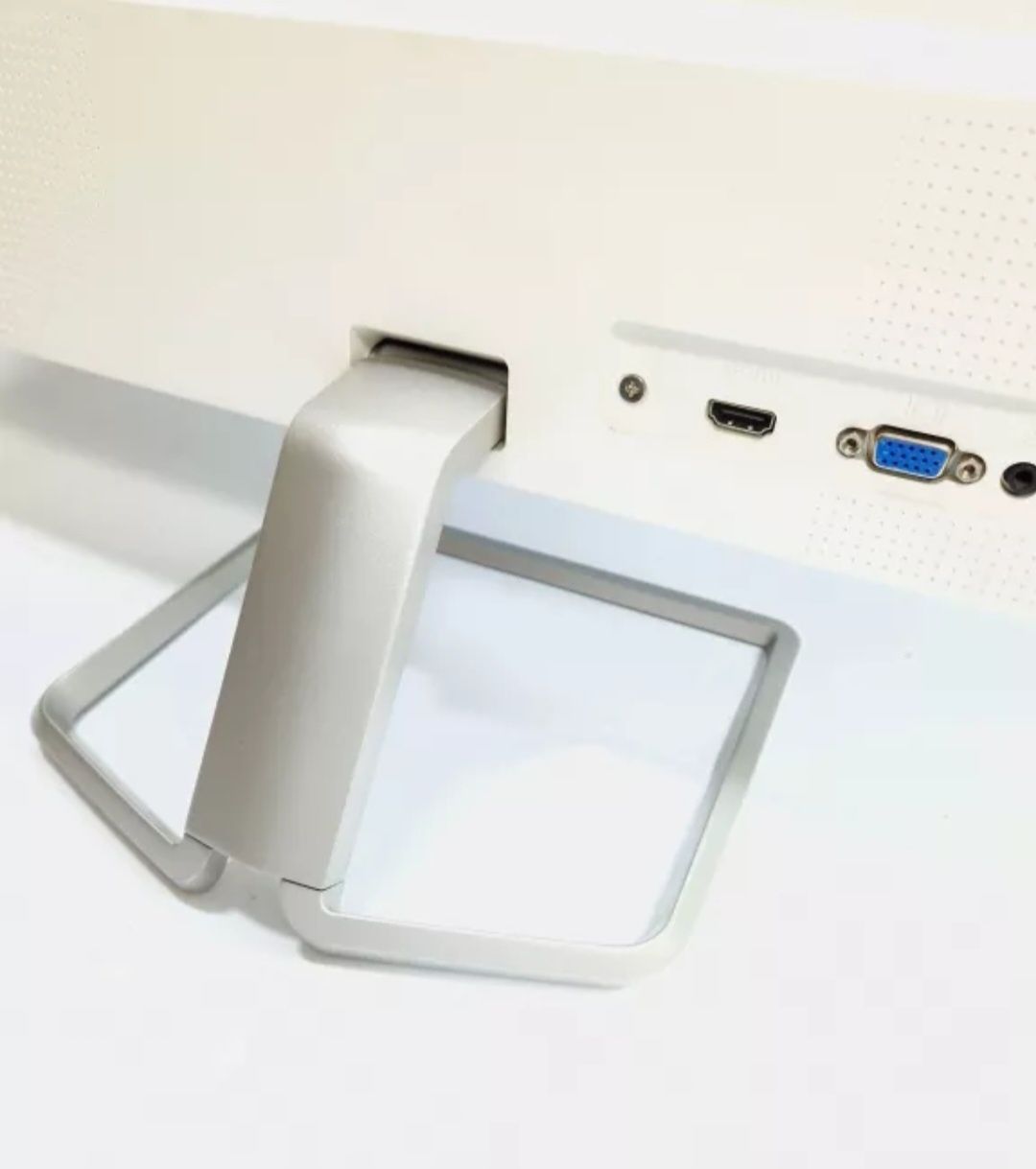HP 24fw 23.8-inch Display with Audio за 15000₸