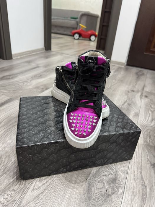 Adidasi Sarbu Atelier